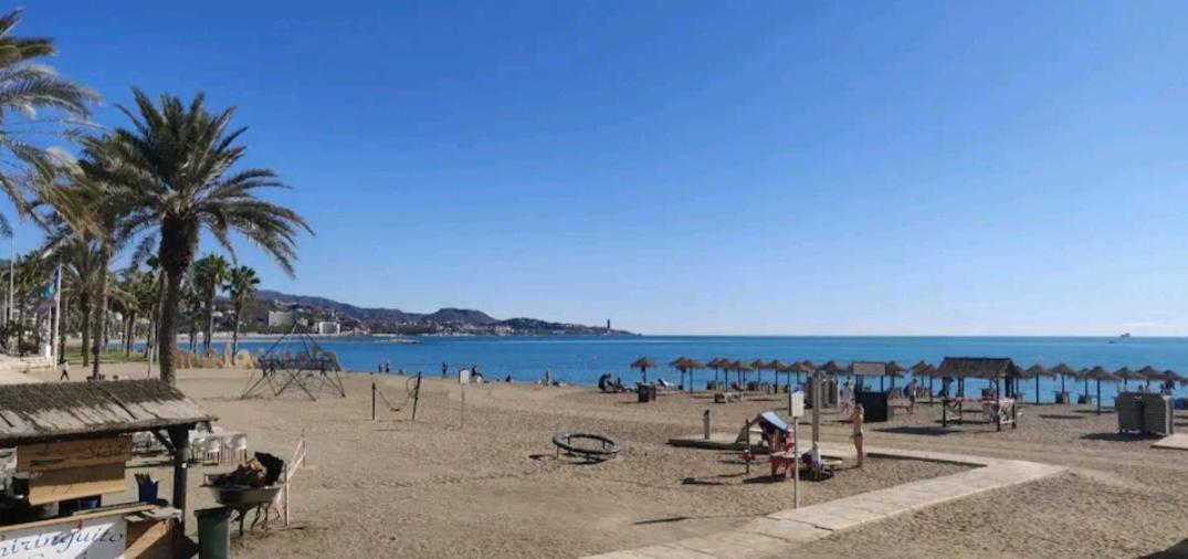 Beach House Apartment, Playa Malagueta Málaga Extérieur photo